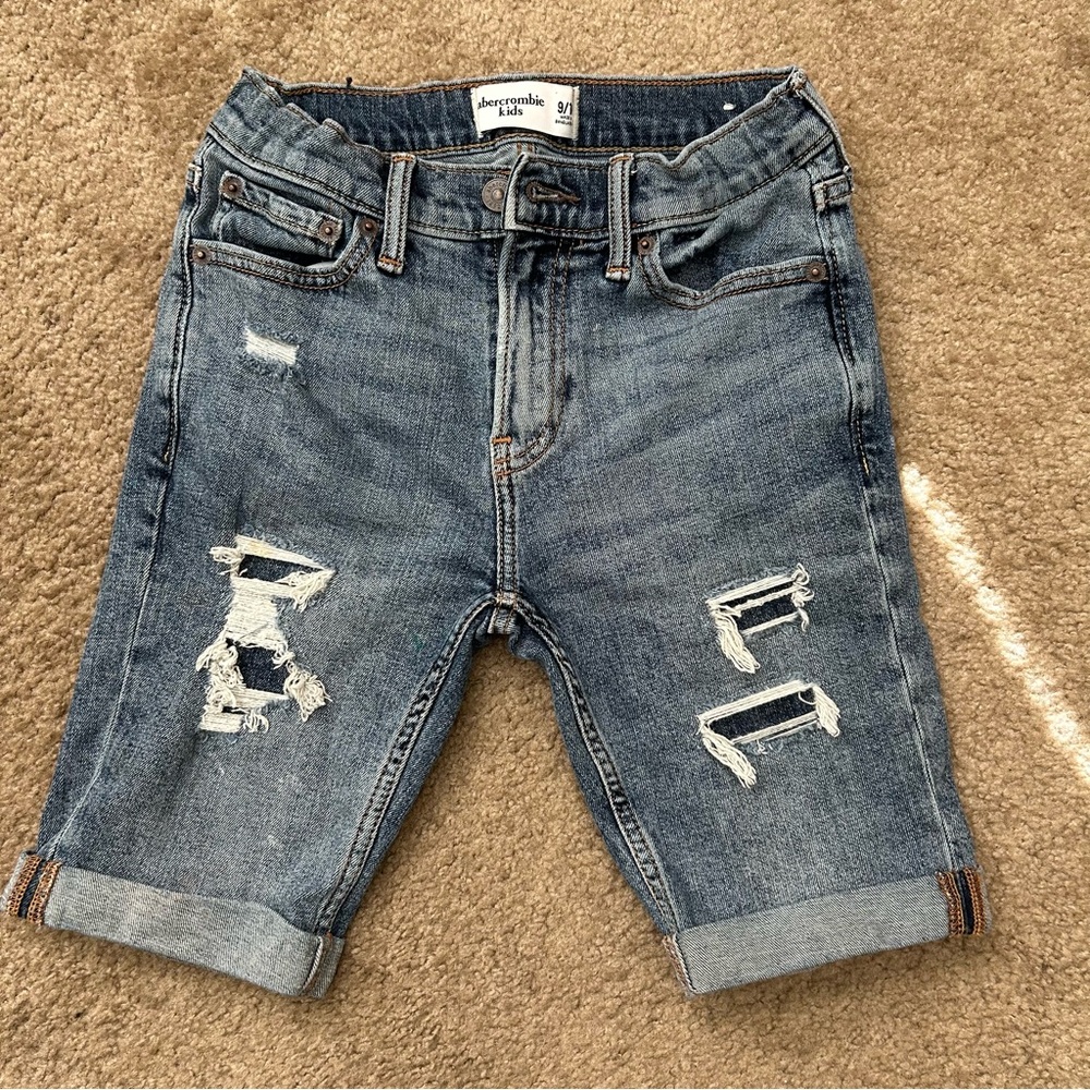 Boys Abercrombie & Fitch Distressed Denim Shorts 9/10